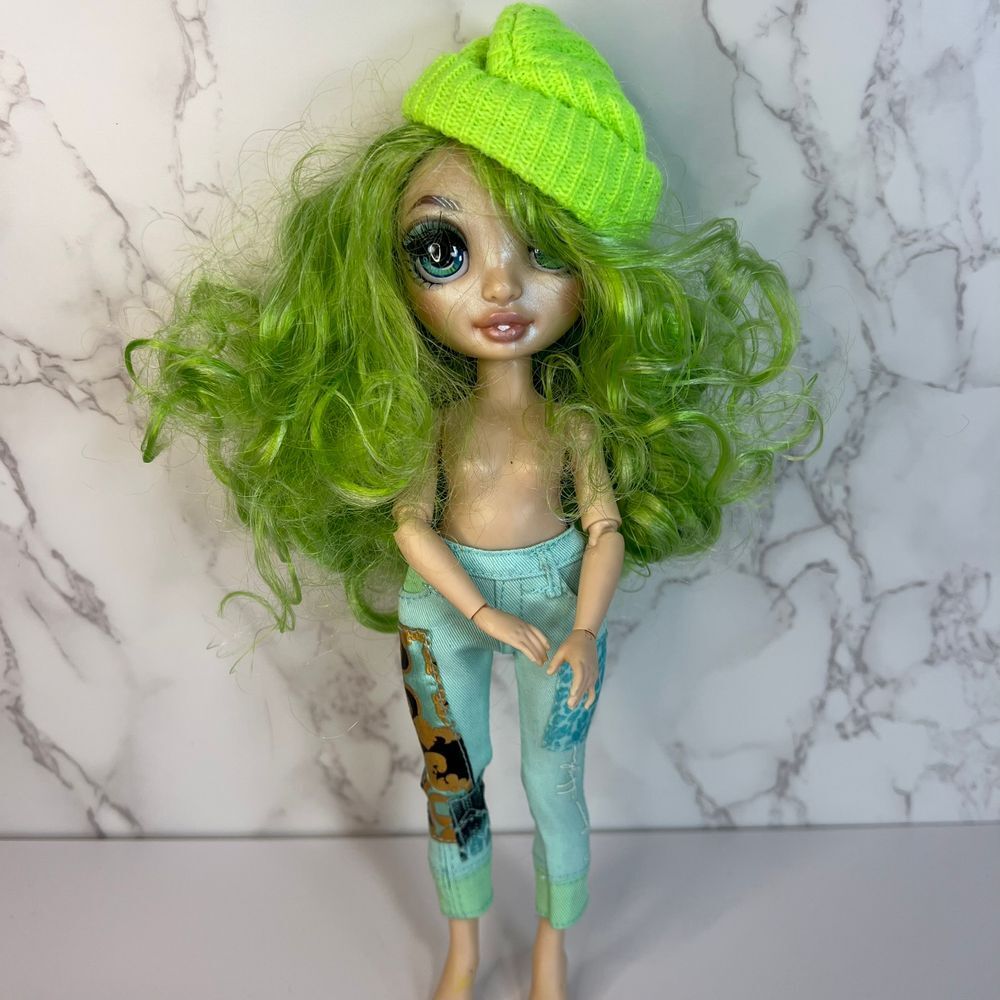 Rainbow Jr High Jade Hunter Doll Green Winter Break Pants Beanie Curly Hair 11"